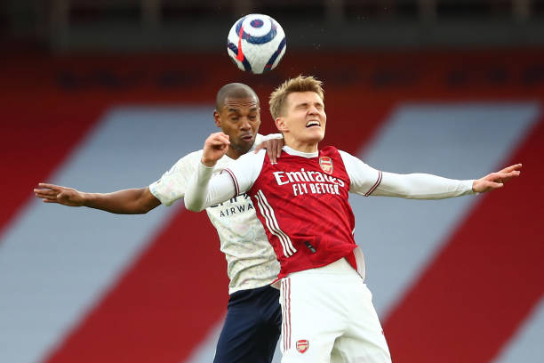 以反应迅速 以反应迅速