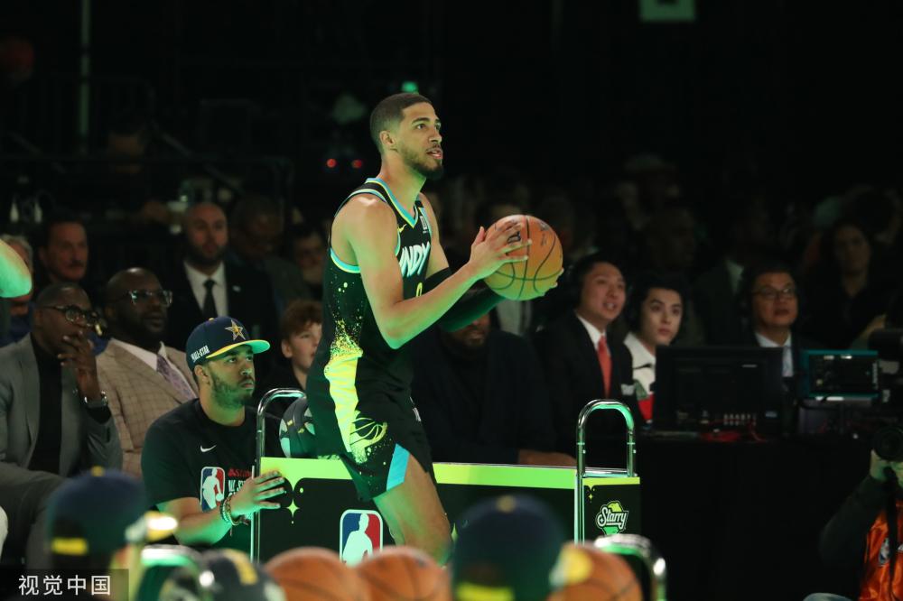 统治力十足！张子宇首节4中2得到6分3篮板.