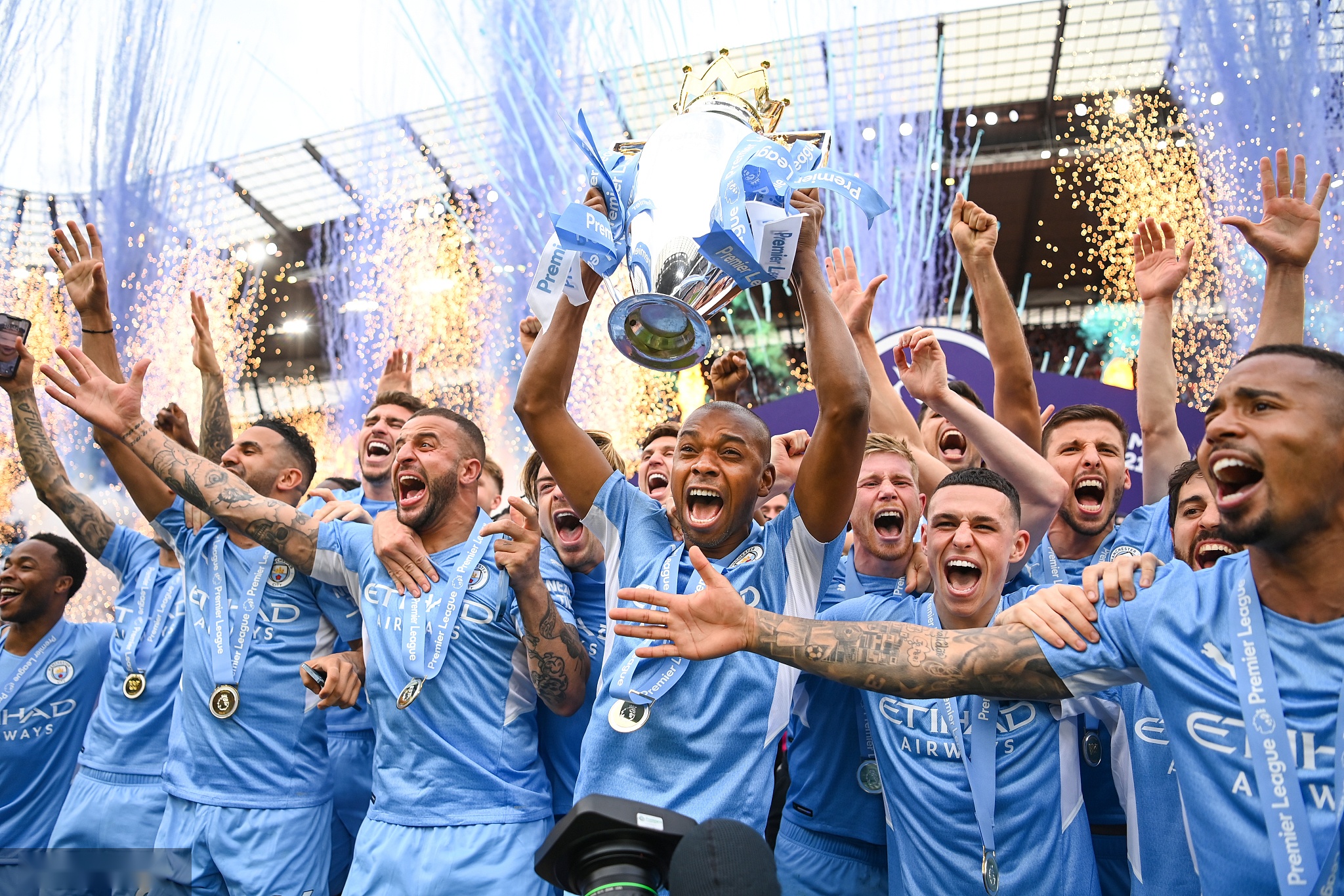 聚集观赛的 聚集观赛的